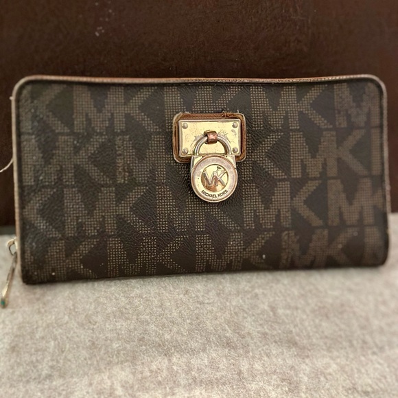 Michael Kors Wallet - Picture 4 of 5